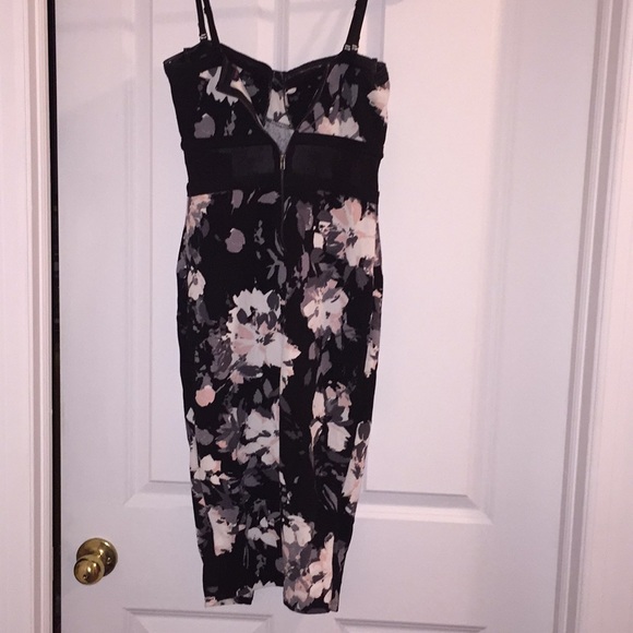 Black, pink & white floral bodycon dress - Picture 2 of 5